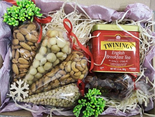 Подарочный набор премиальных орехов и чай Twinings